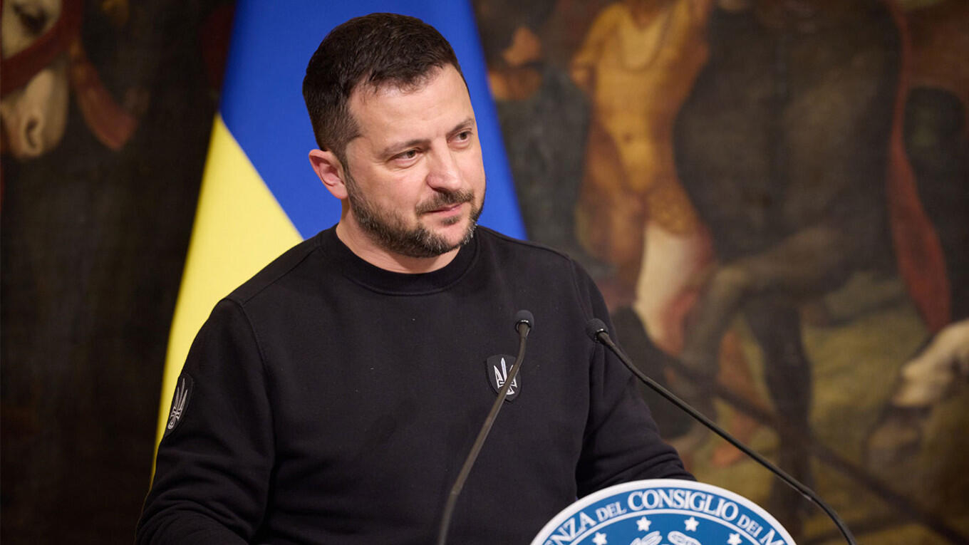 Во время европейского вояжа Зеленский выпрашивал оружие для контрнаступления