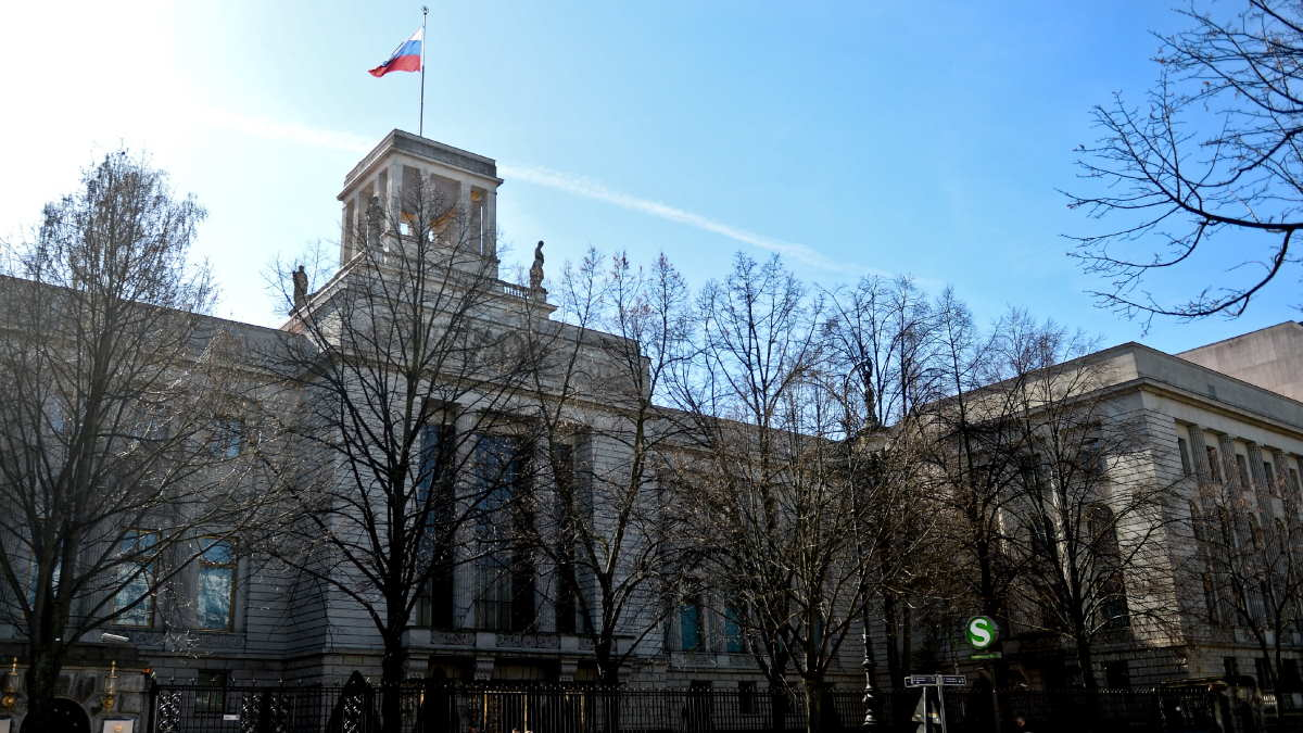 Берлин отзывает разрешение на деятельность четырех из пяти генконсульств России в стране
