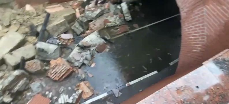В Воронеже обрушилась часть моста из-за сильных дождей