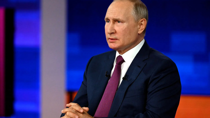 Путин поздравил россиян с Днем России
