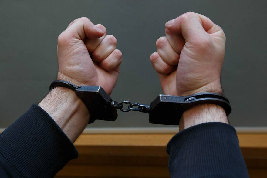 В Ленинградской области мужчина растлил свою 8-летнюю дочь