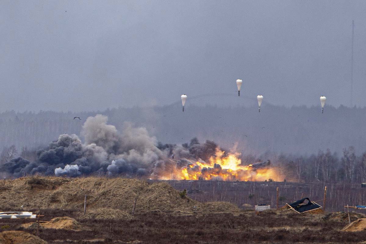 В Киеве и других областях Украины прозвучали сильные взрывы