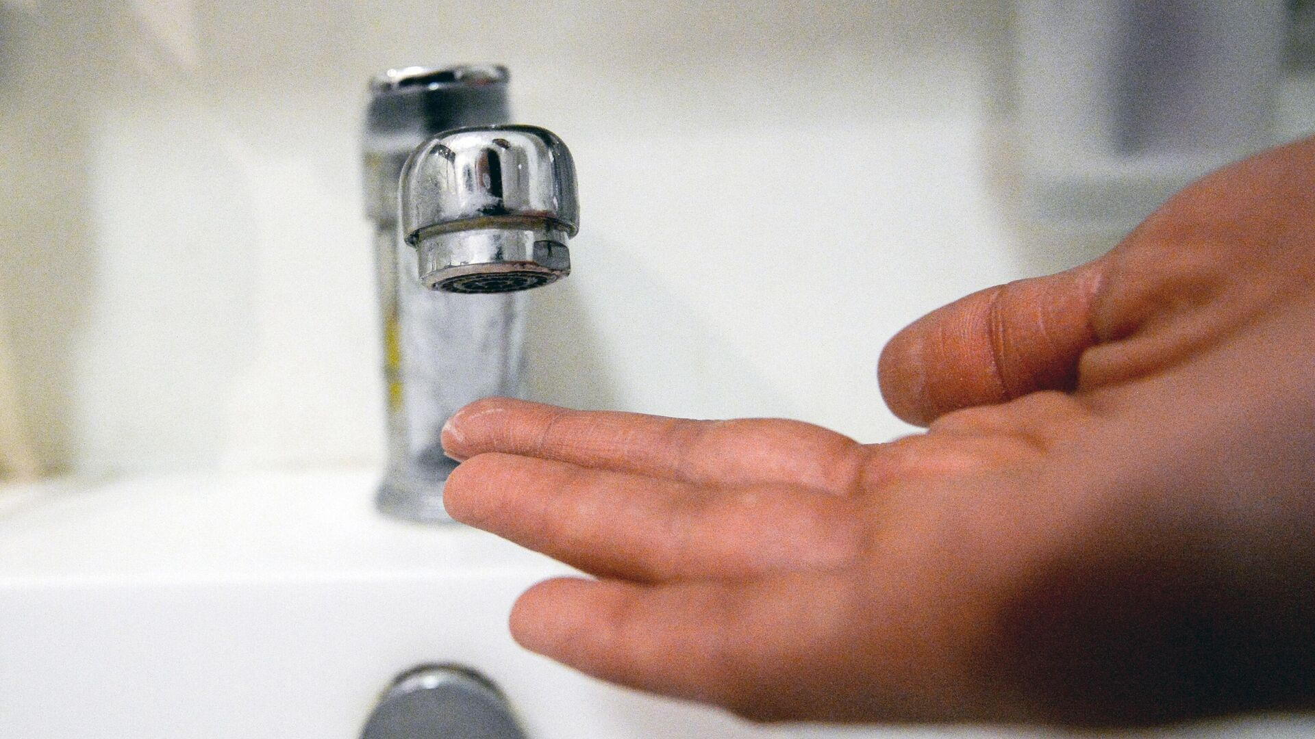 Роспотребнадзор запретил отключать горячую воду