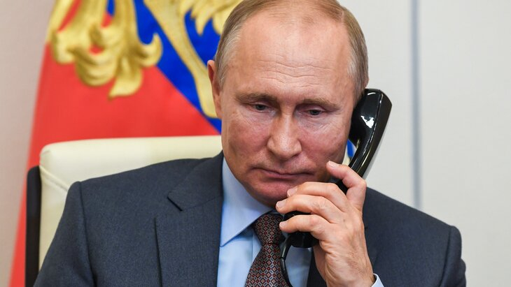 Путин провел телефонный разговор с эмиром Катара