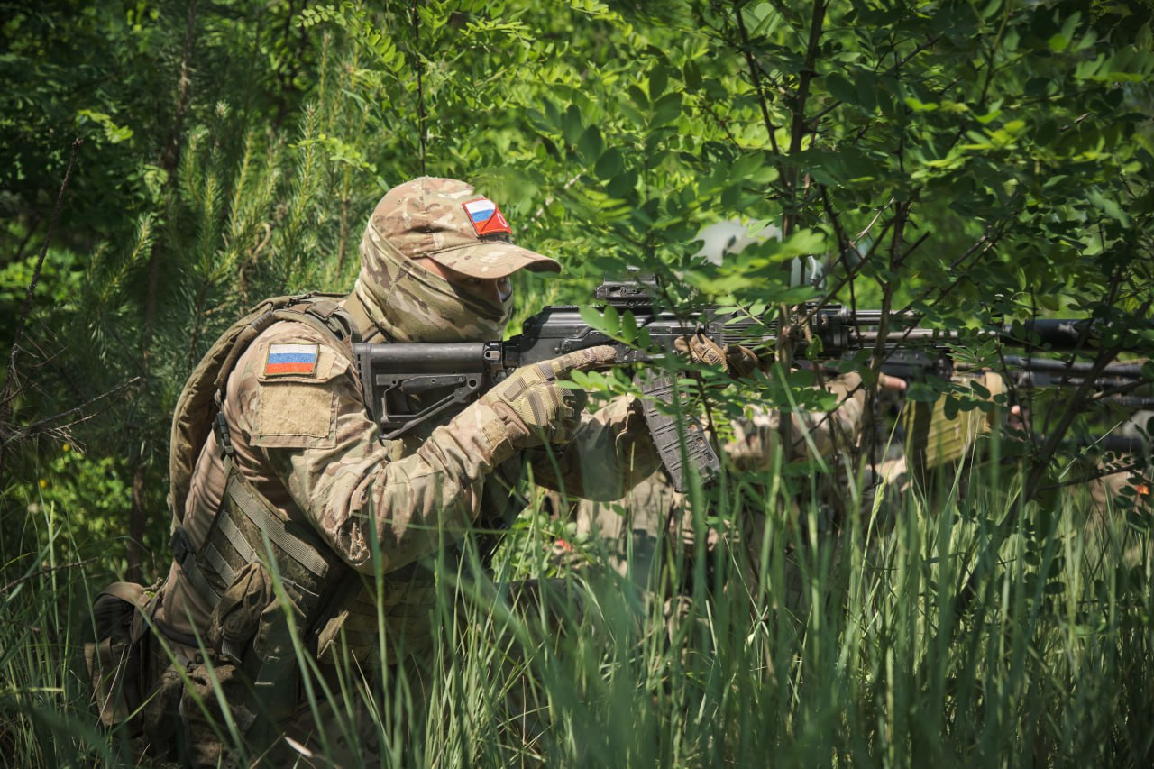 МО РФ: Российские военнослужащие обнаружили и уничтожили два БМП ВСУ в ДНР