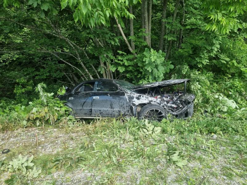 Во Владивостоке автолюбитель чудом выжил в шокирующем ДТП