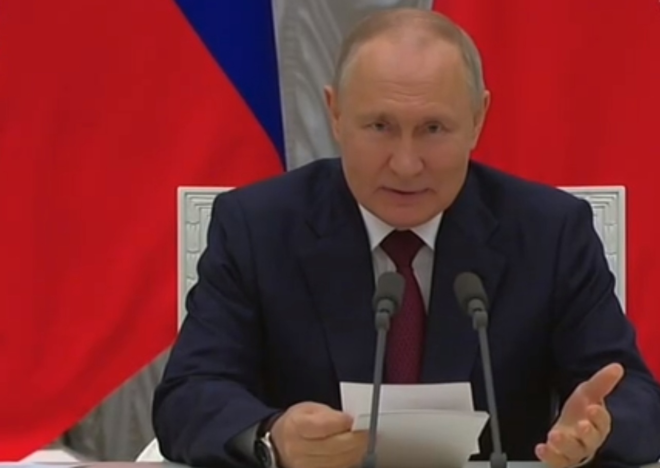 Владимир Путин поздравил выпускников школы губернаторов