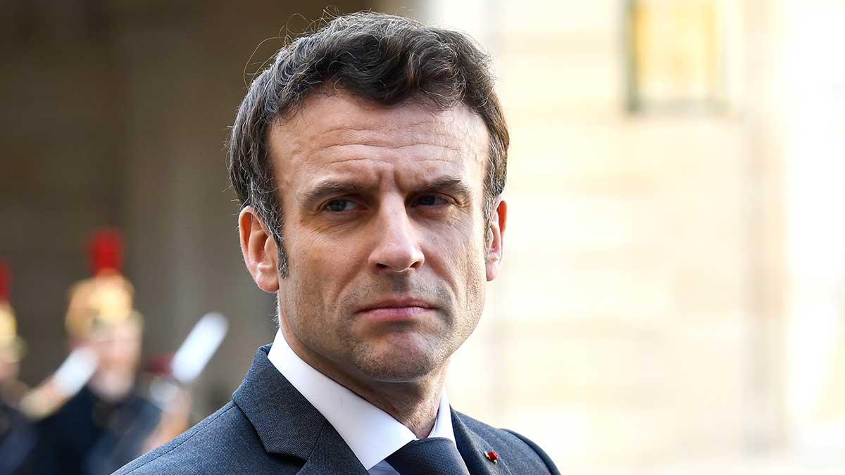 Президент Франции планирует лишить граждан доступа в соцсети