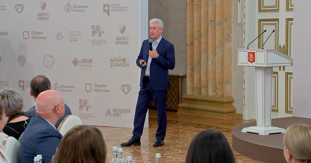 Сергей Собянин передал в Мосгоризбирком подписи депутатов в поддержку своего выдвижения