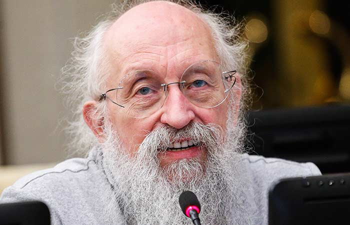 Анатолий Вассерман госпитализирован с осложнениями из-за сахарного диабета