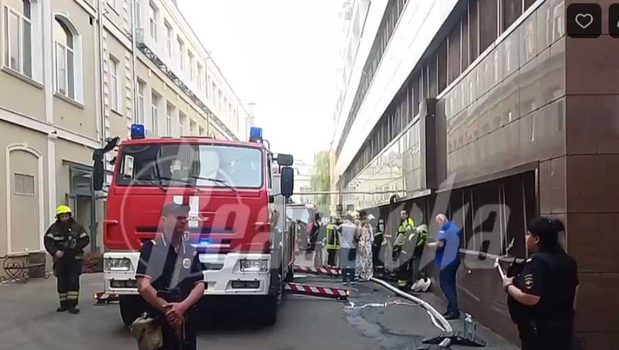 Один человек погиб в пожаре в бизнес-центре в центре Москвы