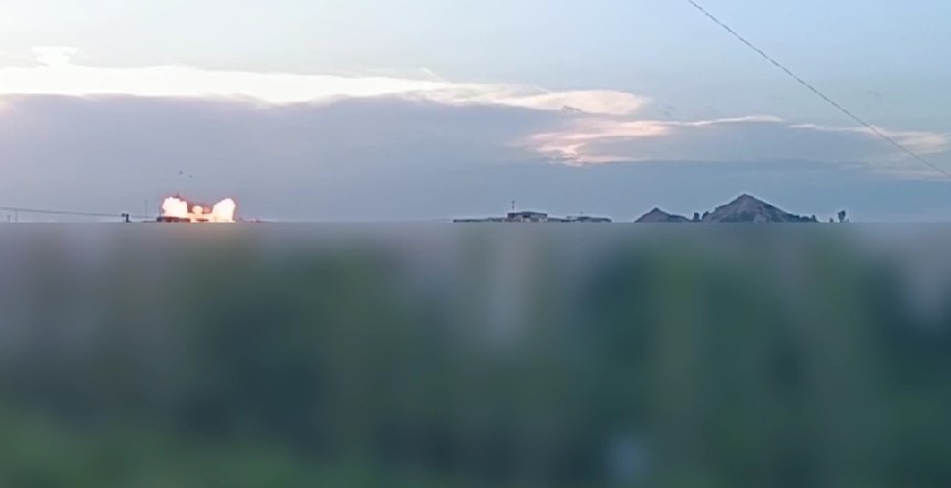 ВСУ прямо сейчас наносят массированный удар по жилой инфраструктуре Донецка