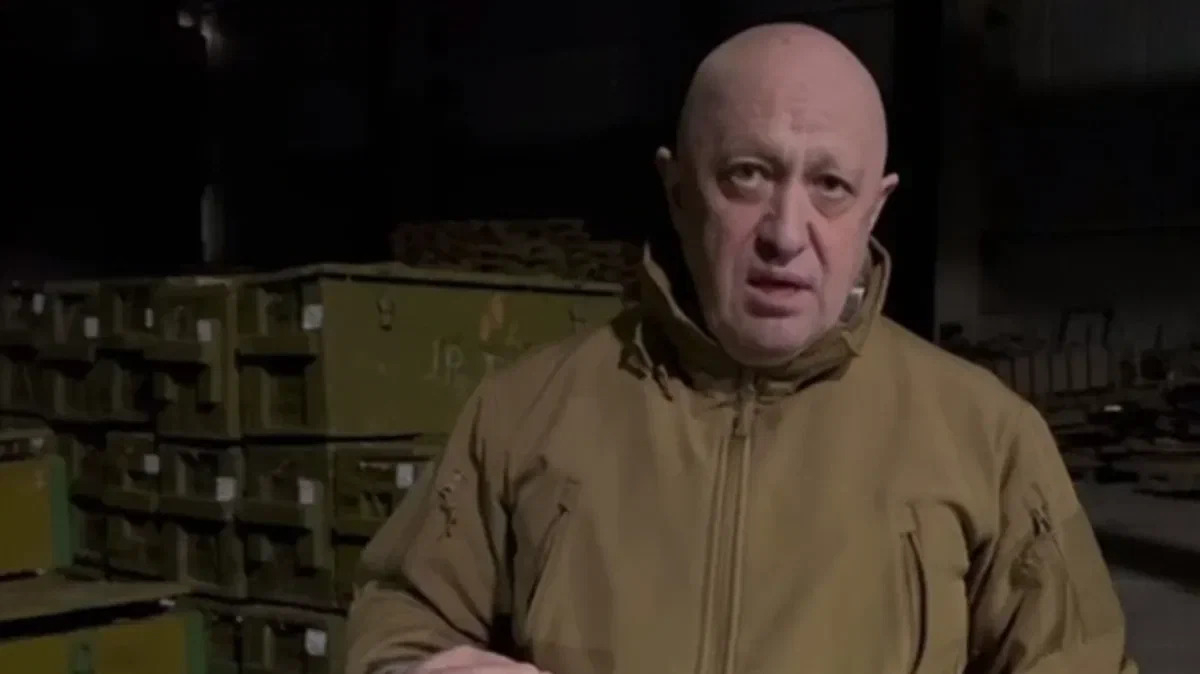 Во время обысков в доме Пригожина обнаружили флешку с нигде ранее не опубликованной песней Шнурова