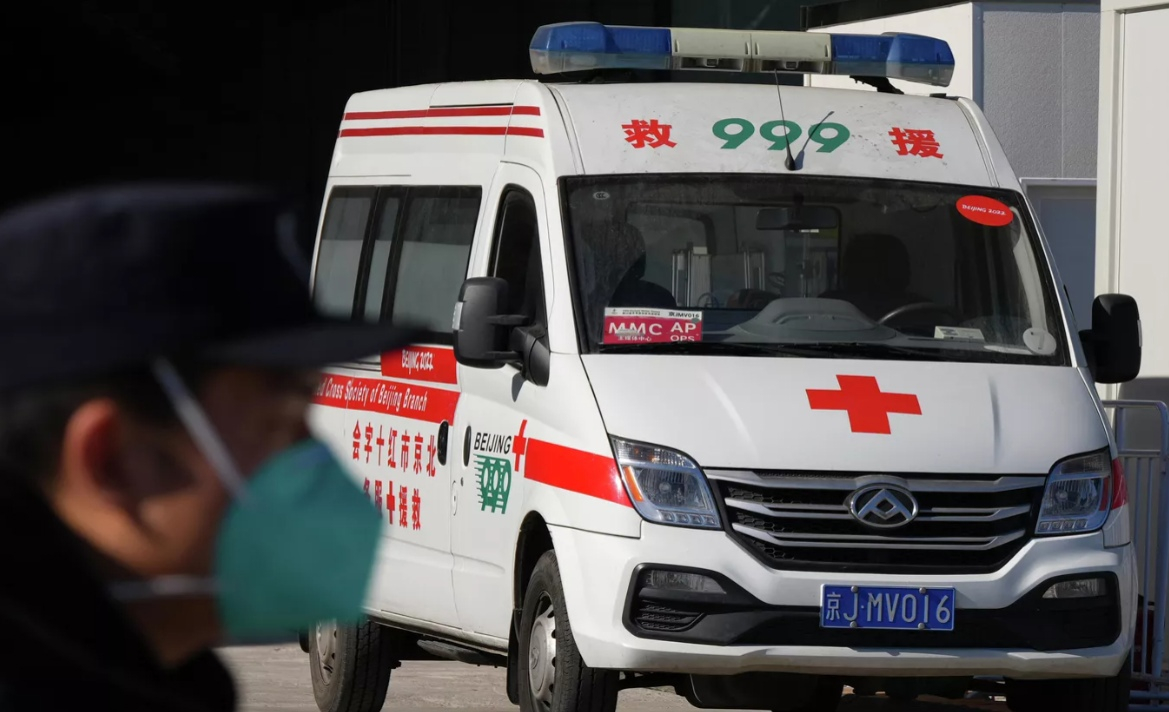 В Китае мужчина напал на детсад с ножом