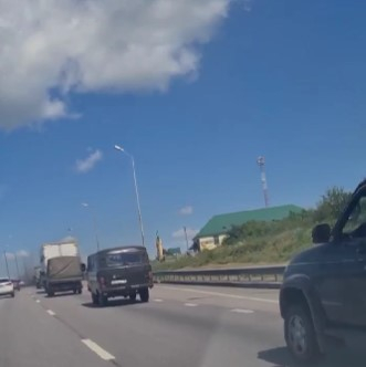 Огромная колонна ЧВК «Вагнер» движется в сторону Москвы в сопровождении полиции