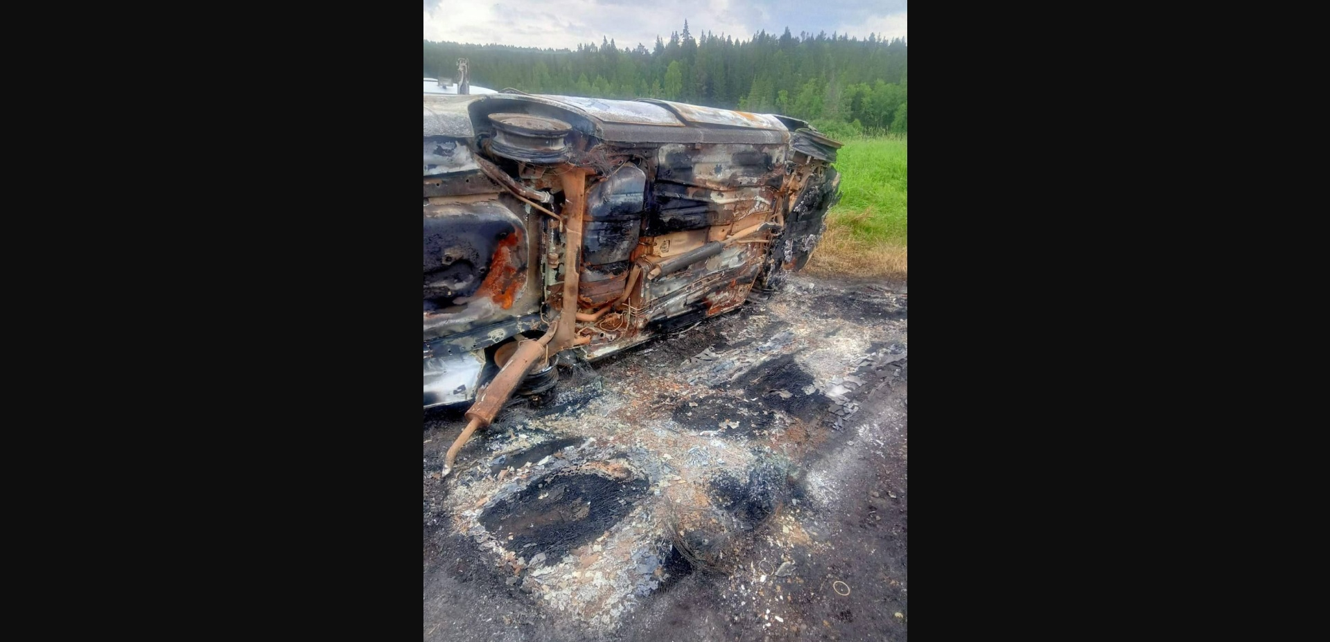 В Красноярском крае ревнивец сначала убил, а потом сжег свою девушку в автомобиле