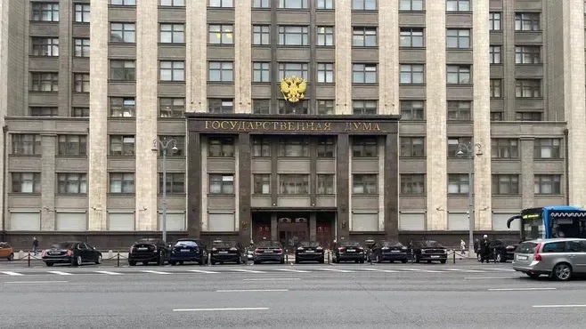 Госдума поддержала поправки о повышении предельного возраста пребывания в запасе ряда граждан