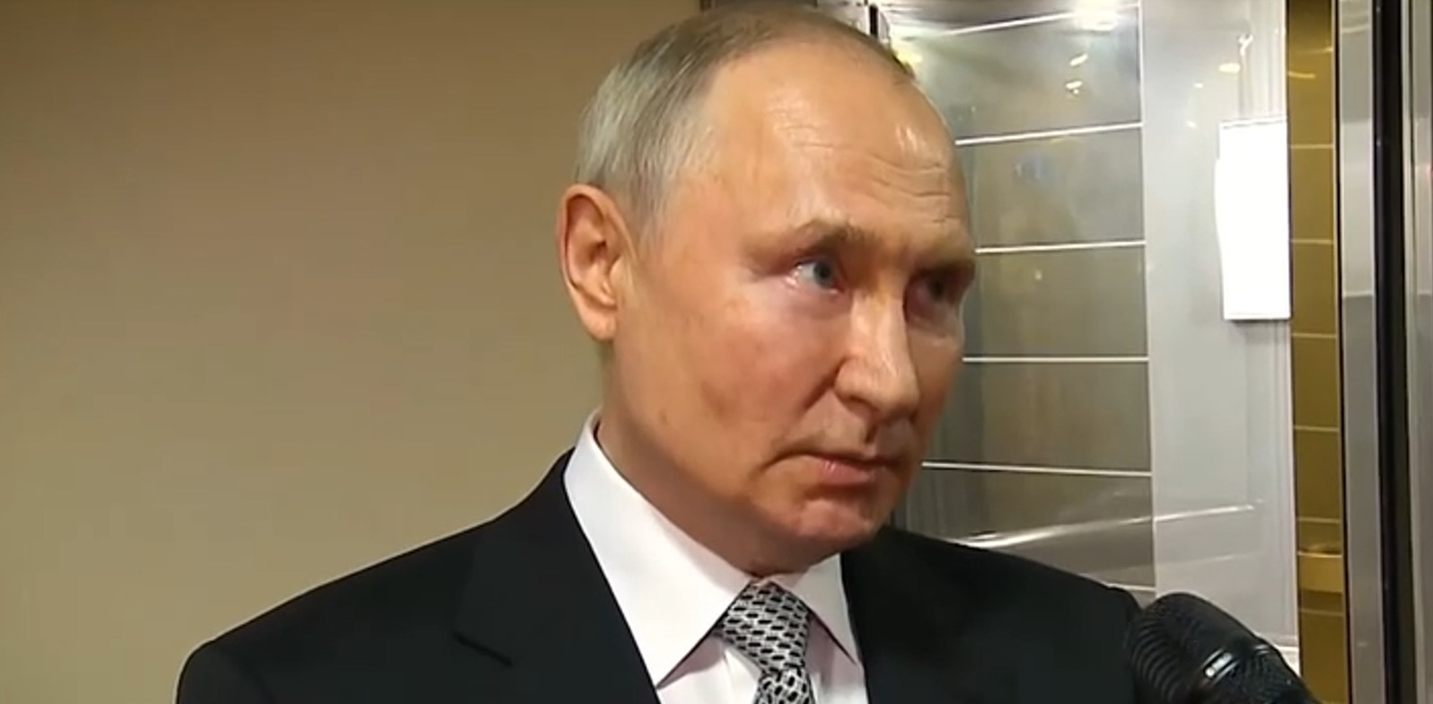 Наши бойцы переходят в наступление на некоторых участках фронта — Путин