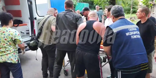 Жительницу Донецка, пострадавшую от обстрела ВСУ, увезли в критическом состоянии в больницу