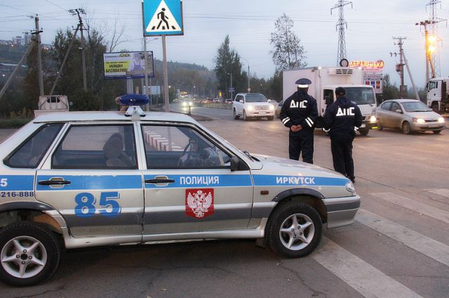 В Иркутске полицейские пресекли угон автомобиля, заснятый нетрезвыми злоумышленниками на телефон