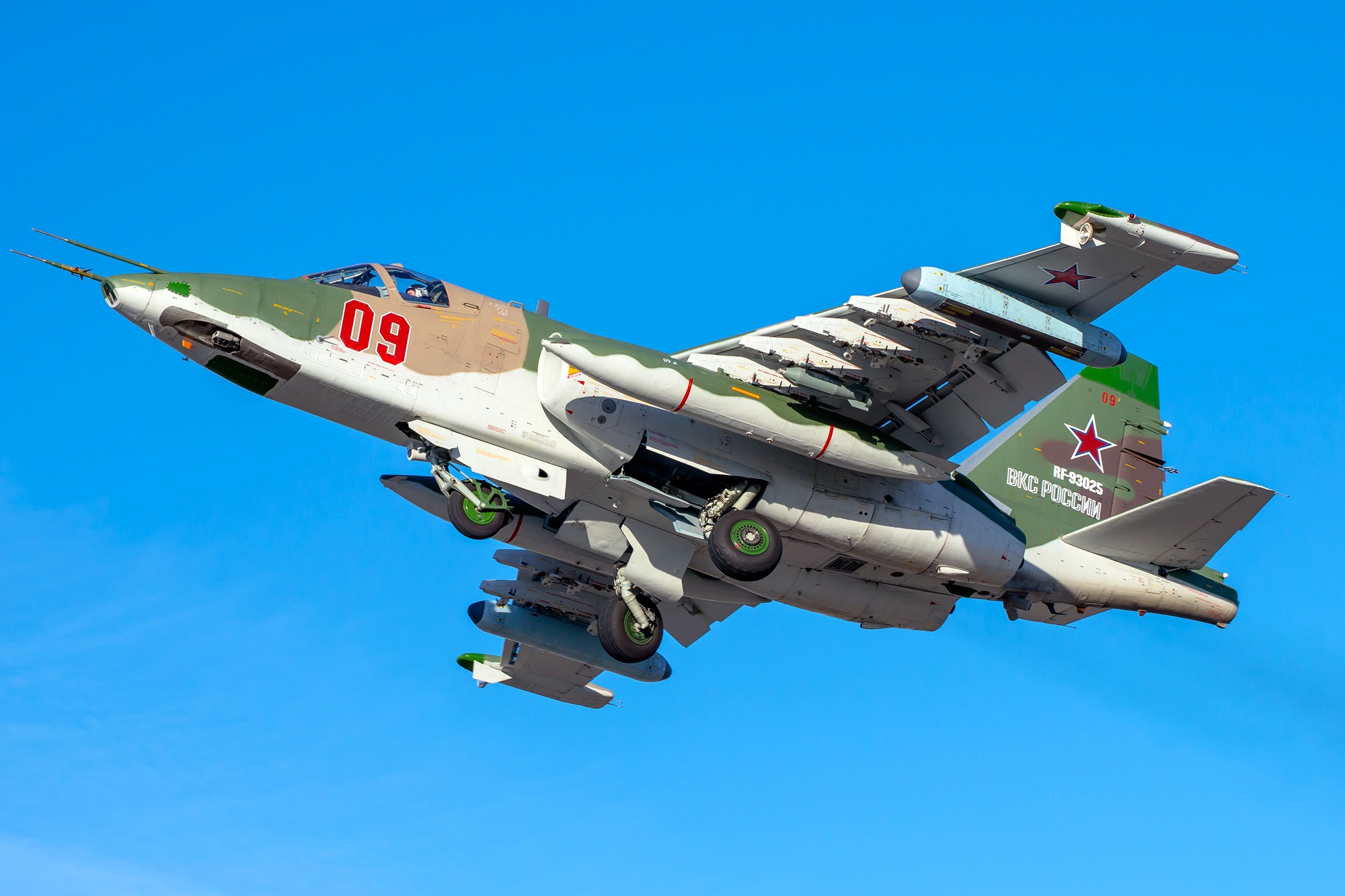 Штурмовик СУ-25 упал в воду в Краснодарском крае