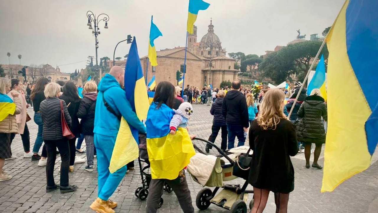 Польская оппозиция призывает Европу «скинуться» на украинских беженцев
