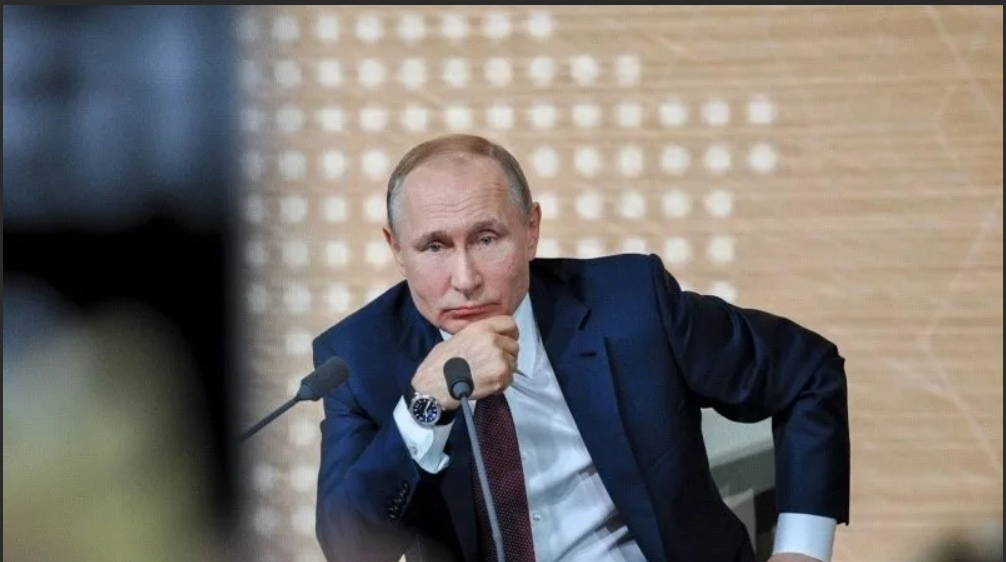 Путин проводит оперативное совещание с постоянными членами Совбеза