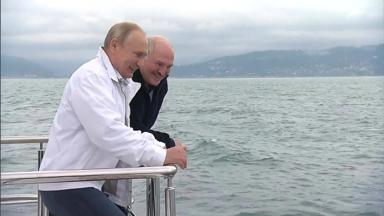 Песков объявил о грядущем разговоре Путина с Лукашенко