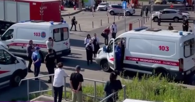 На месте ЧП в торговом центре «Времена года» дежурят все городские службы