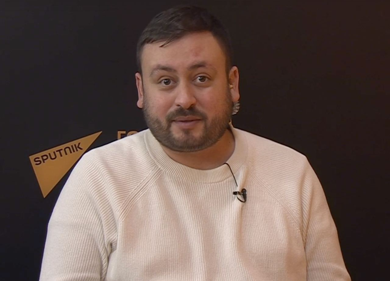 Захарова: российский журналист Марат Касем покинул Латвию