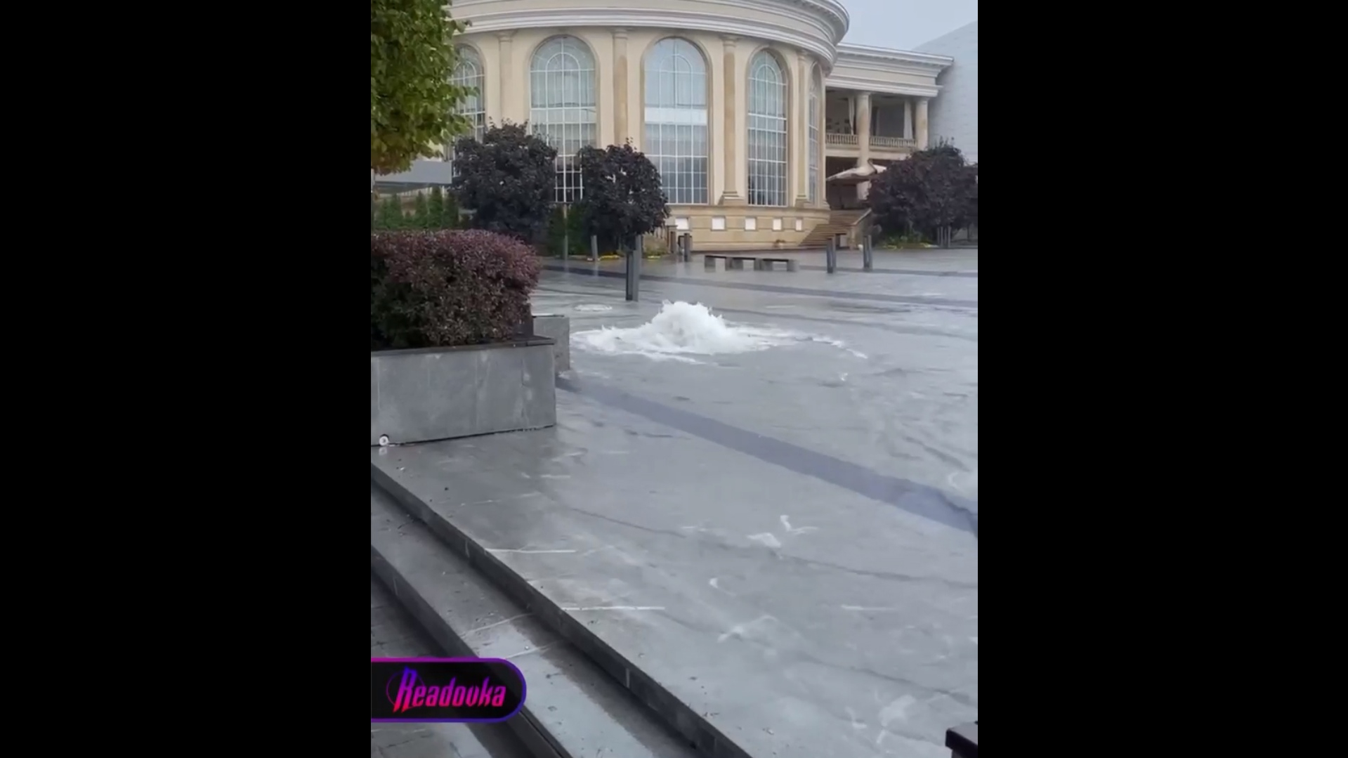 Ливень заливает целые районы Москвы