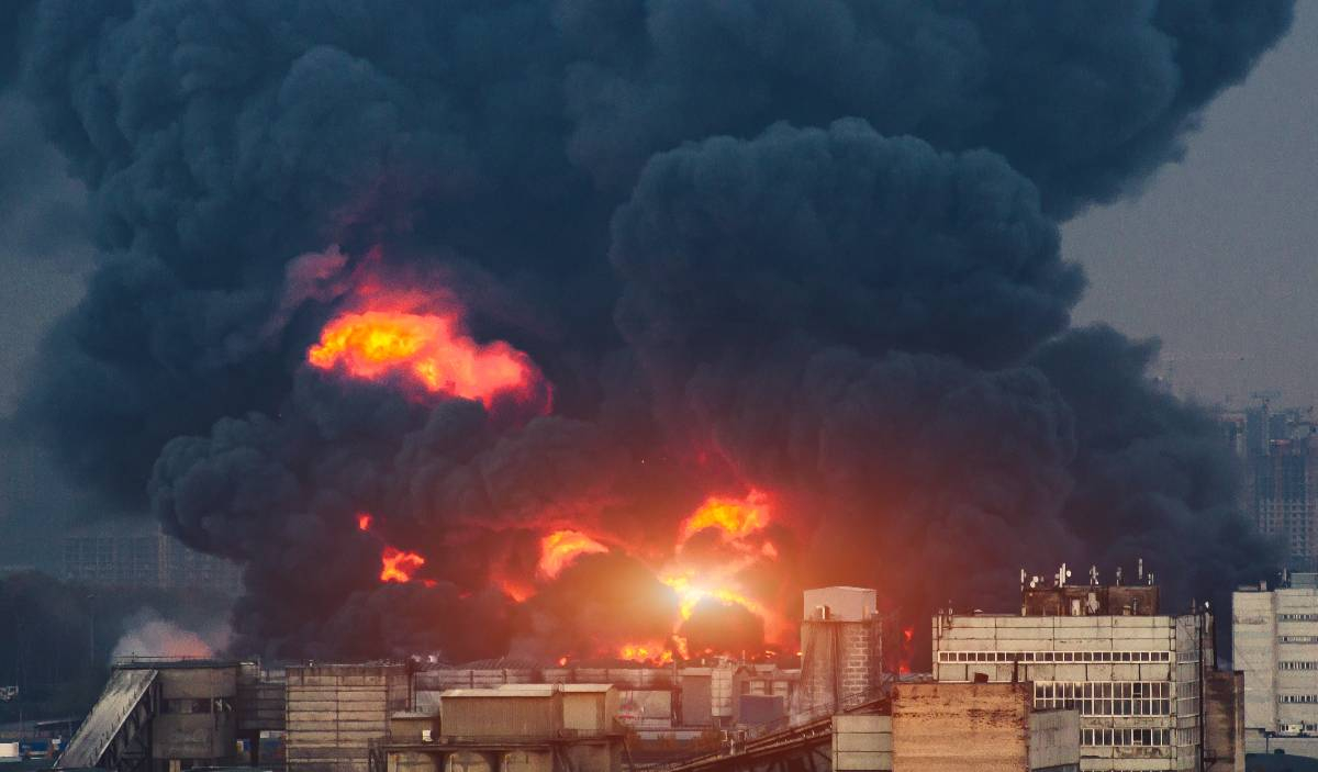 На Куйбышевском нефтеперерабатывающем заводе в Самаре произошел взрыв