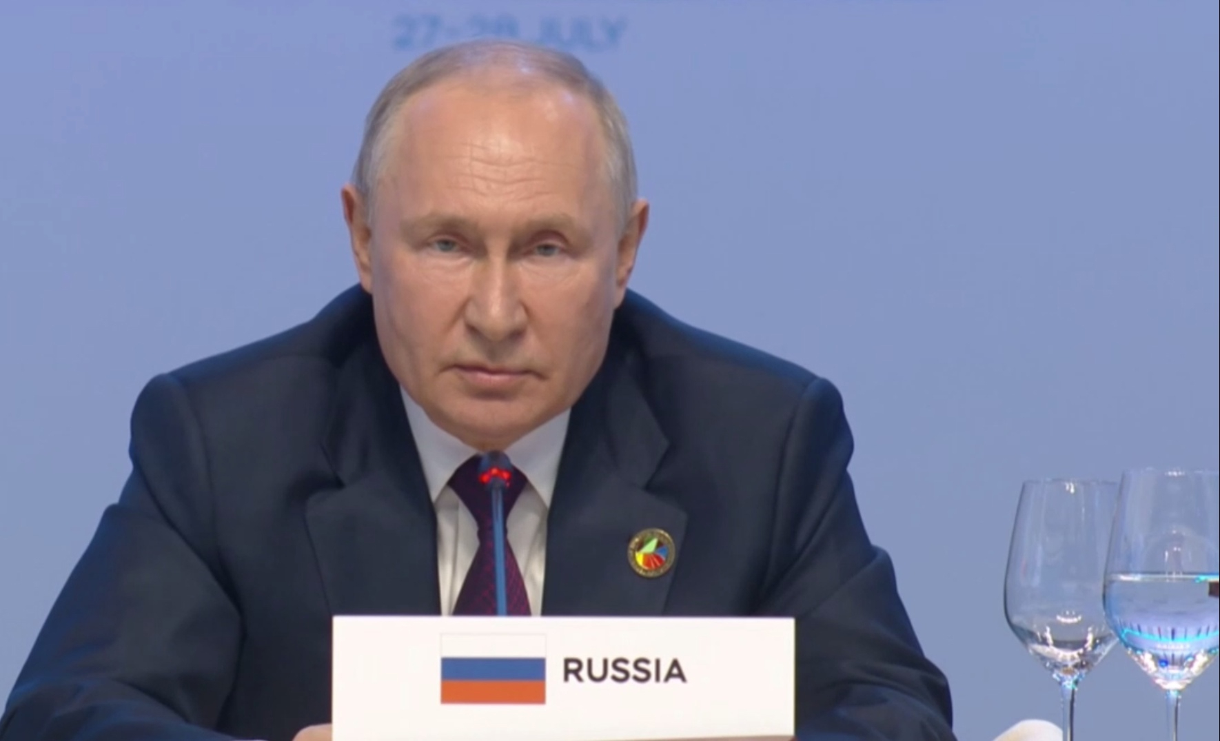 Путин: Россия не нарушает устав ООН