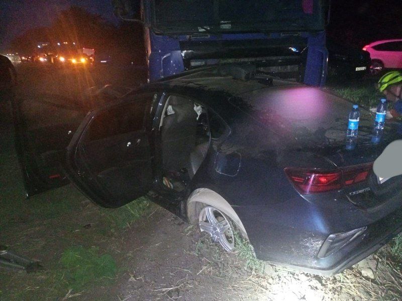 Спецслужбы ликвидируют последствия смертельного ДТП в Краснодарском крае