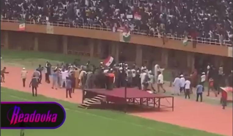 В Нигере на поддержку нового антифранцузского правительства вышло более 30 тыс человек