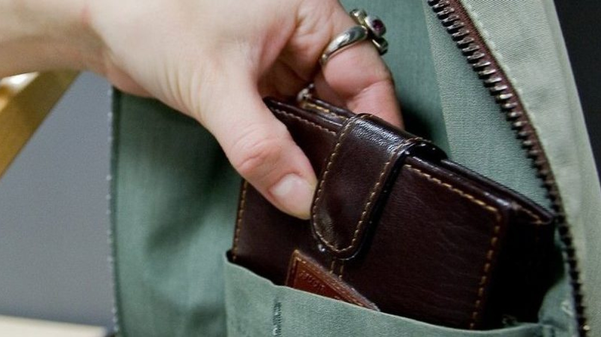 В Санкт-Петербурге иностранку поймали на воровстве