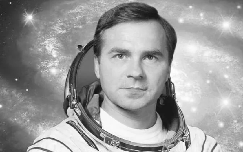 В возрасте 76 лет умер космонавт Александр Викторенко