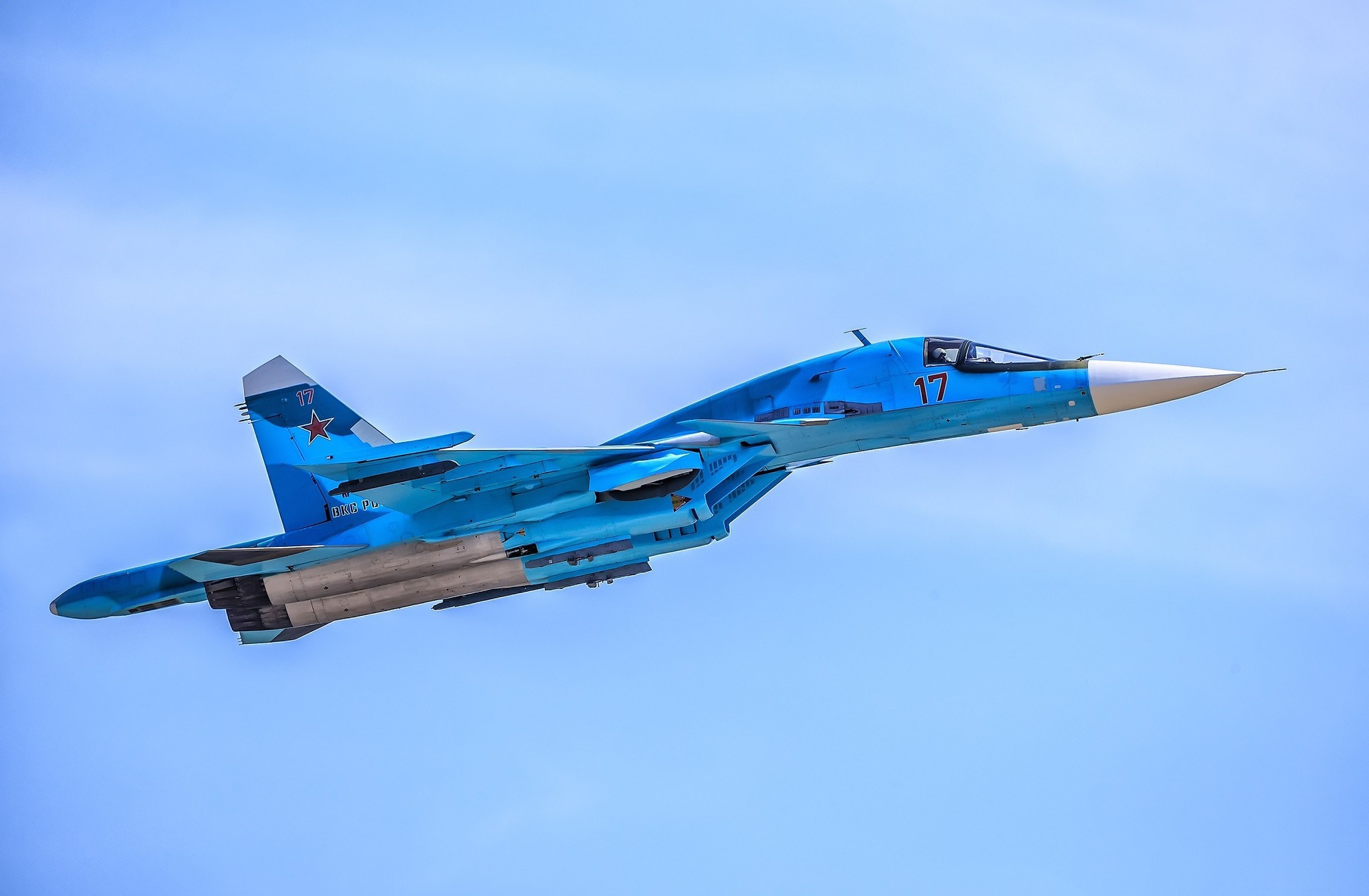 Российские Су-34 и Су-35 подверглись воздействию систем наведения двух истребителей США