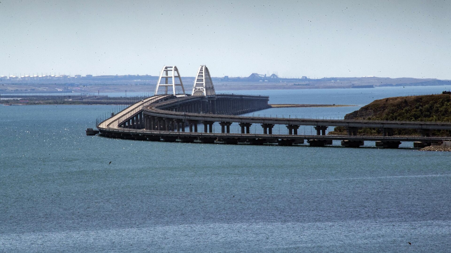 ВСУ пытались атаковать Крымский мост ракетой С-200, переделанной в ударный вариант