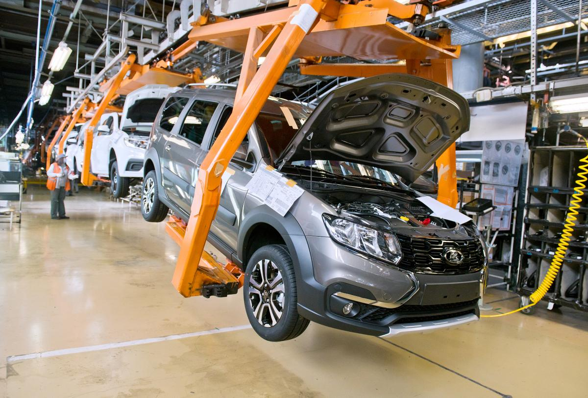 «АвтоВАЗ» перезапустит производство Lada Largus на месяц раньше