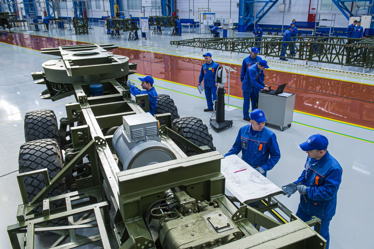 Предприятиям ОПК нужно заранее готовиться к переходу на выпуск гражданской продукции, заявил Денис Мантуров
