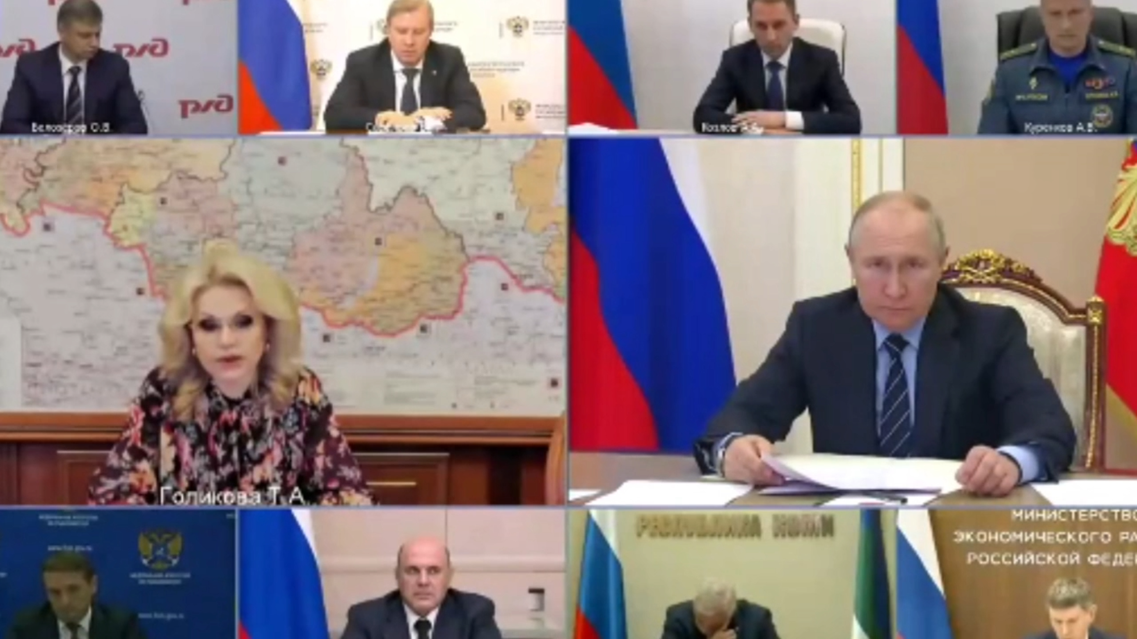 Путин начал совещание с Правительством РФ с обсуждения трагедии в Махачкале