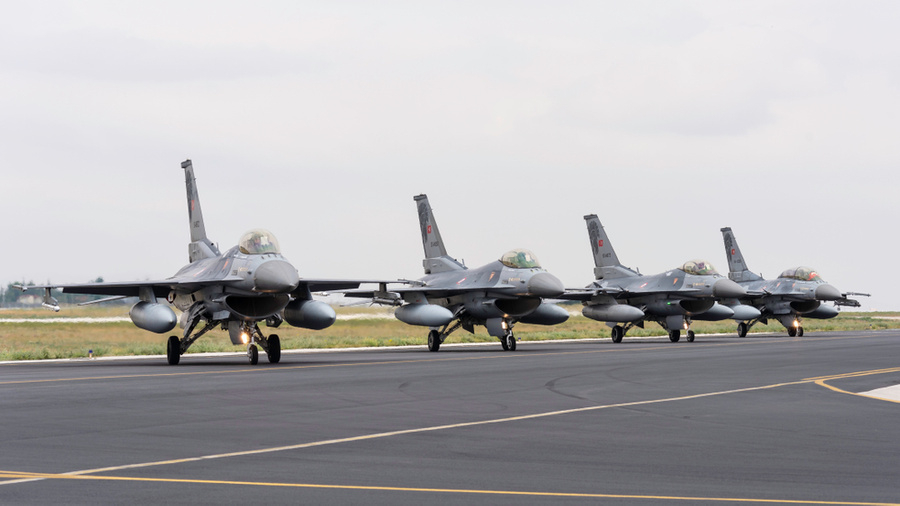 В Киеве считают, что не получат F-16 как минимум до весны следующего года