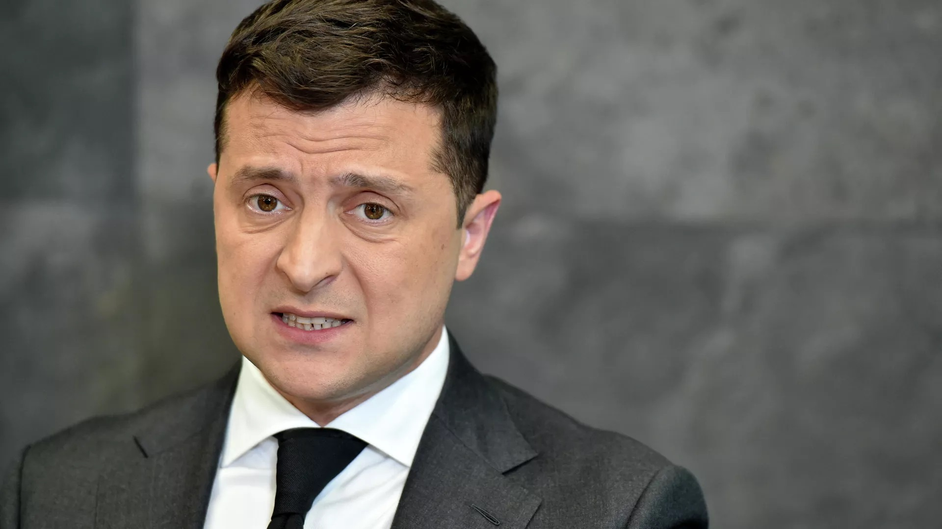 Зеленский продлил действие военного положения и мобилизации до 15 ноября