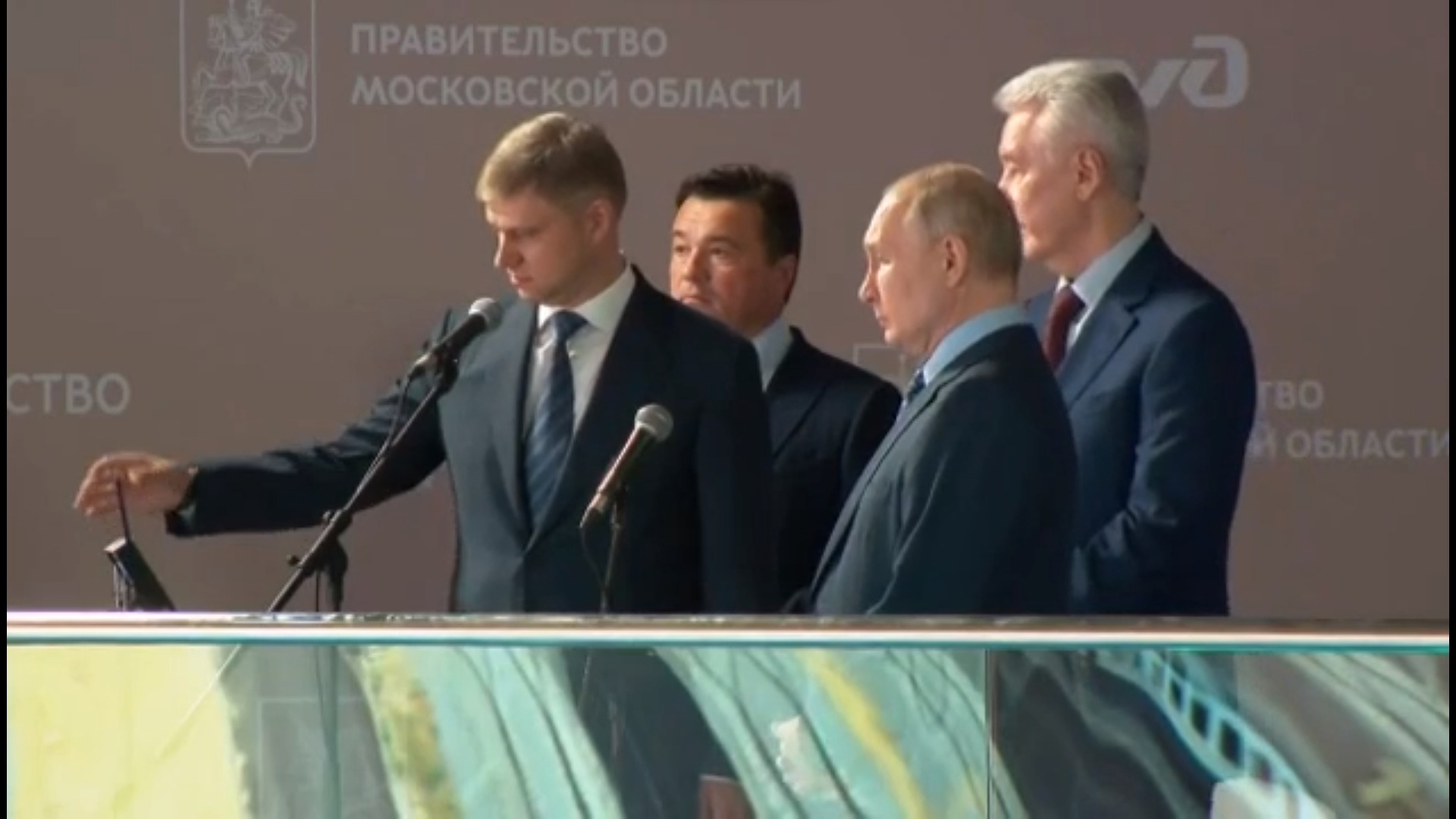 Путин и Собянин открыли третий диаметр наземного метро Москвы из Зеленограда в Раменское