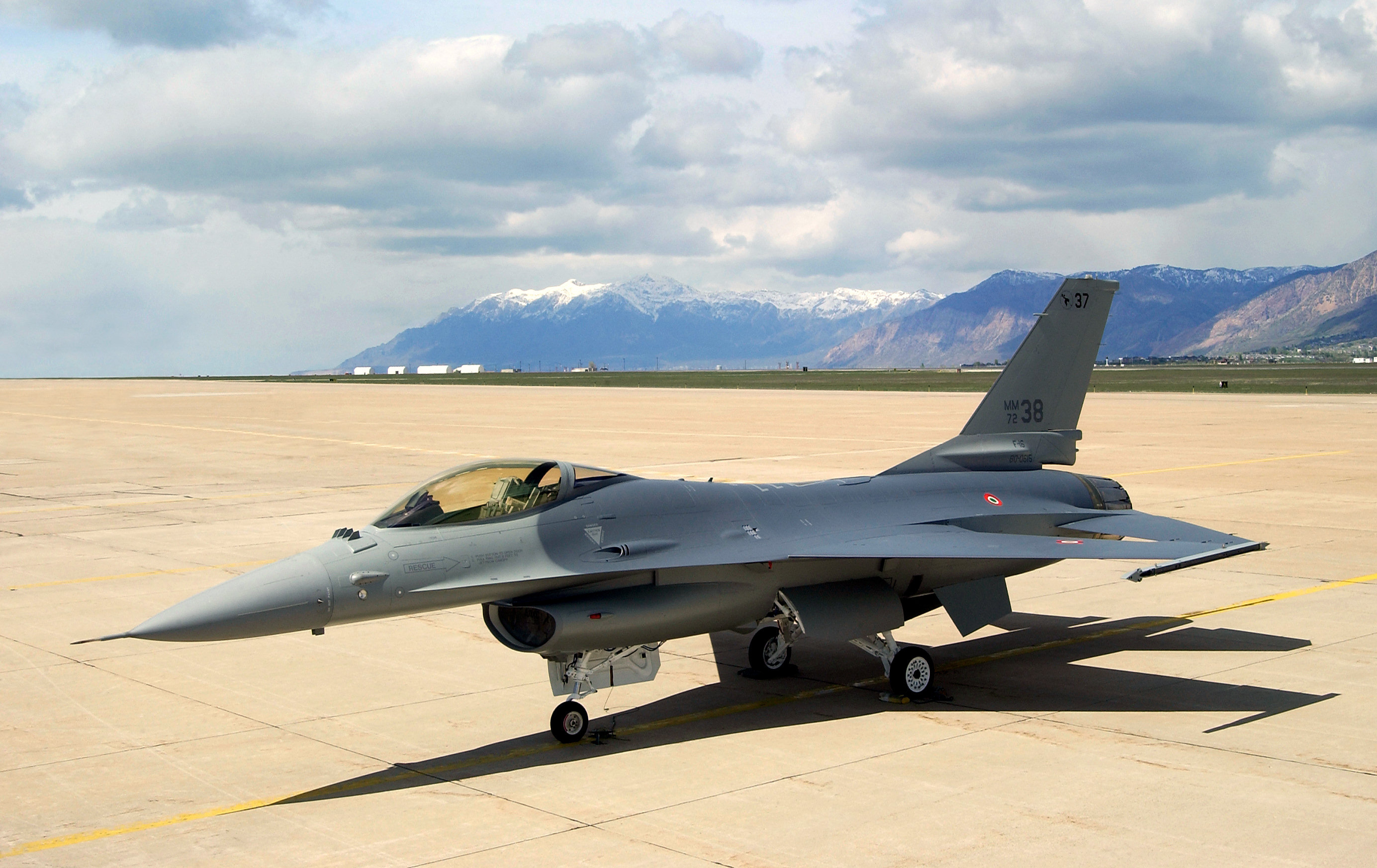 F-16 могут быть поставлены Украине не раньше чем через год