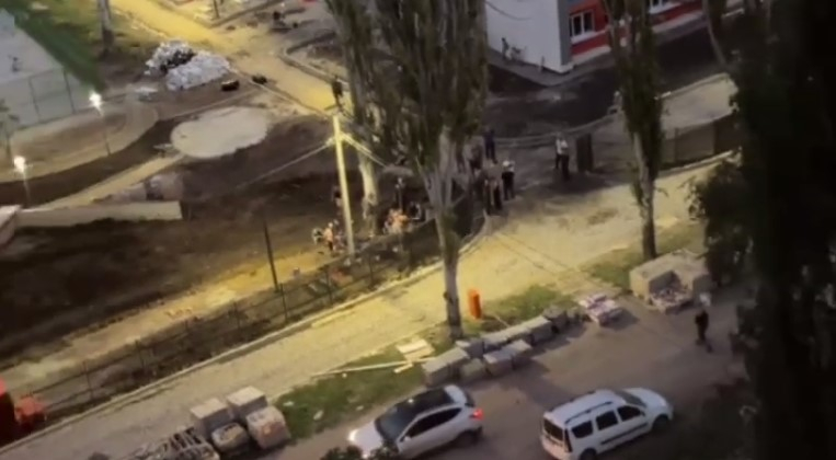 Три человека погибли из-за взрыва в центре Донецка, еще трое ранены