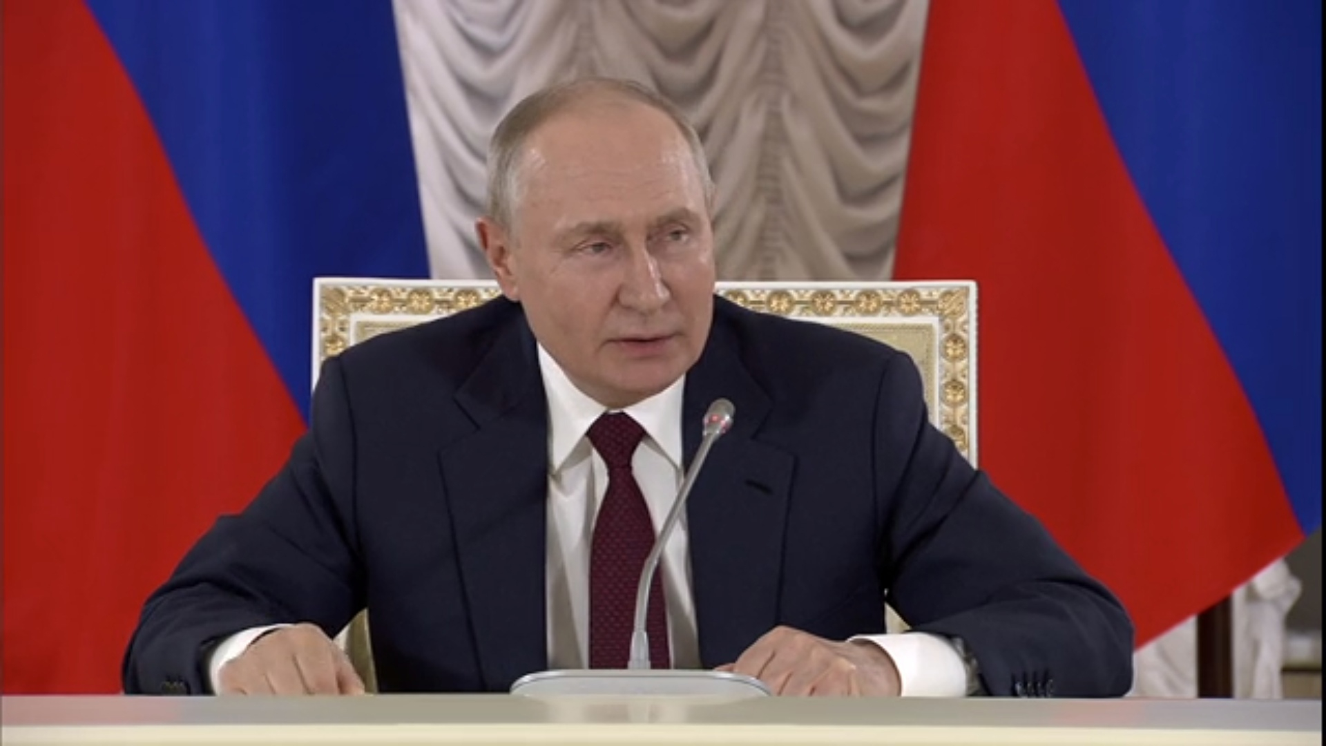 Путин примет участие в саммите БРИКС в виде видеоконференции