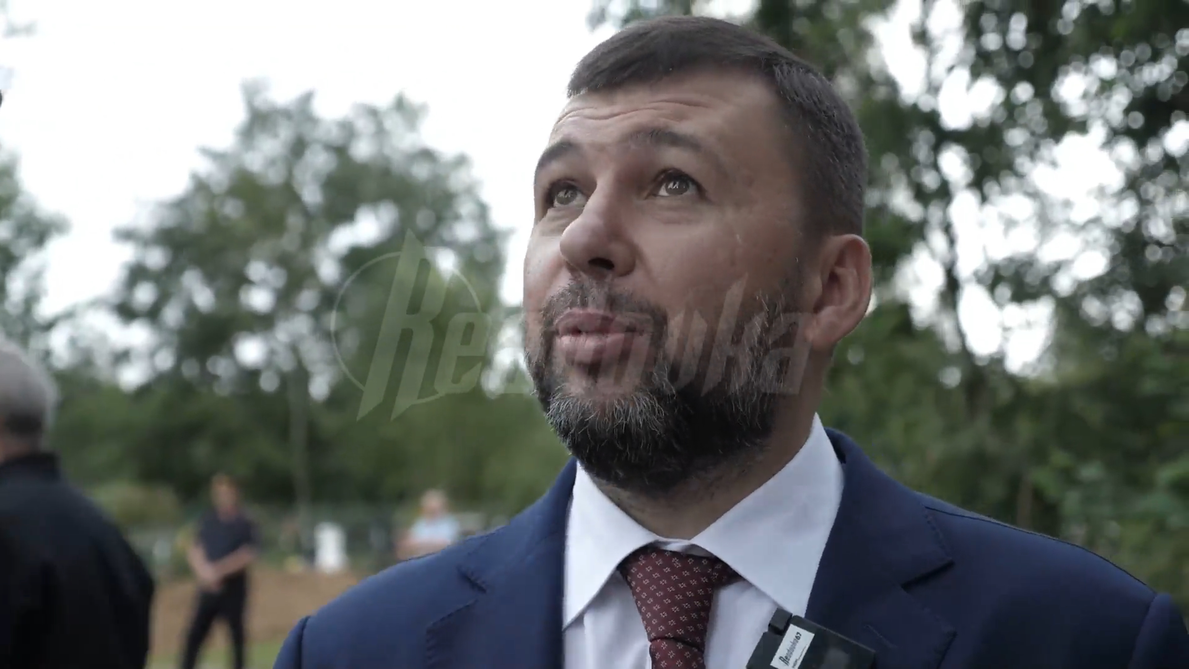 Денис Пушилин в Смоленской области открыл мемориальную доску в память о героях ВОВ