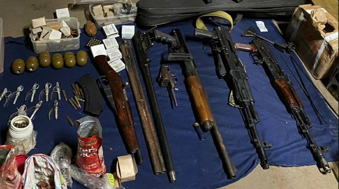 Московские полицейские задержали гражданина за незаконное хранение оружия
